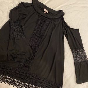 Knox Rose cold shoulder top